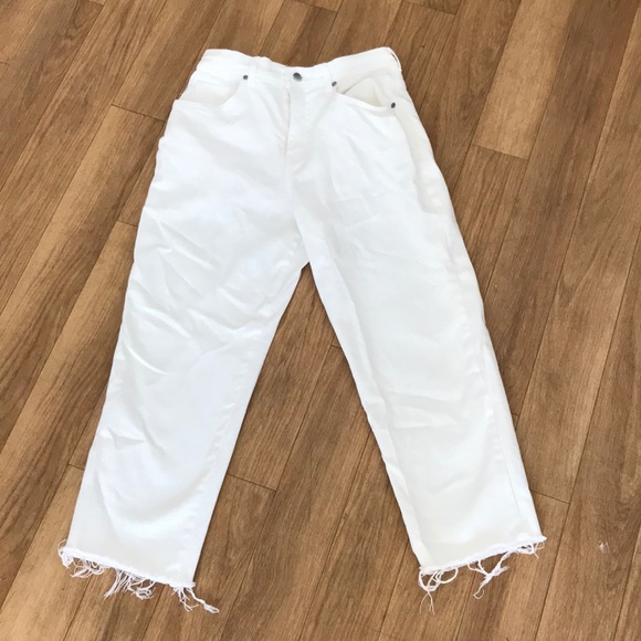 white gloria vanderbilt jeans